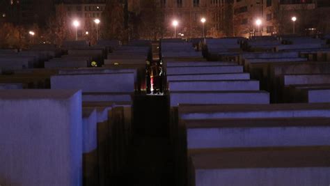 Berlin: Tourist Am Mahnmal Schwer Verletzt