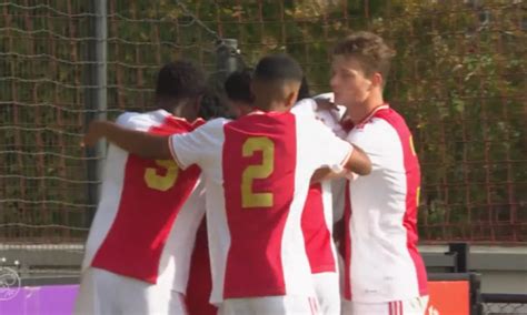 Tiental Ajax: Heroïsche Winst Na Tegenslag